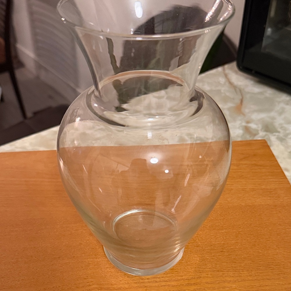 Elegant Clear Glass Vase